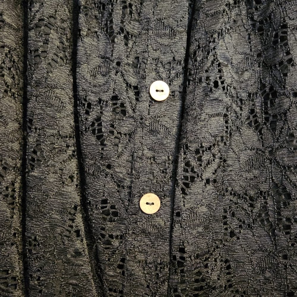 No Boundaries black lace top - Picture 2 of 12